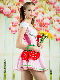 Find-Best-Babes.com presents: She likes to keep things straight forward and show off all of her beauty right away